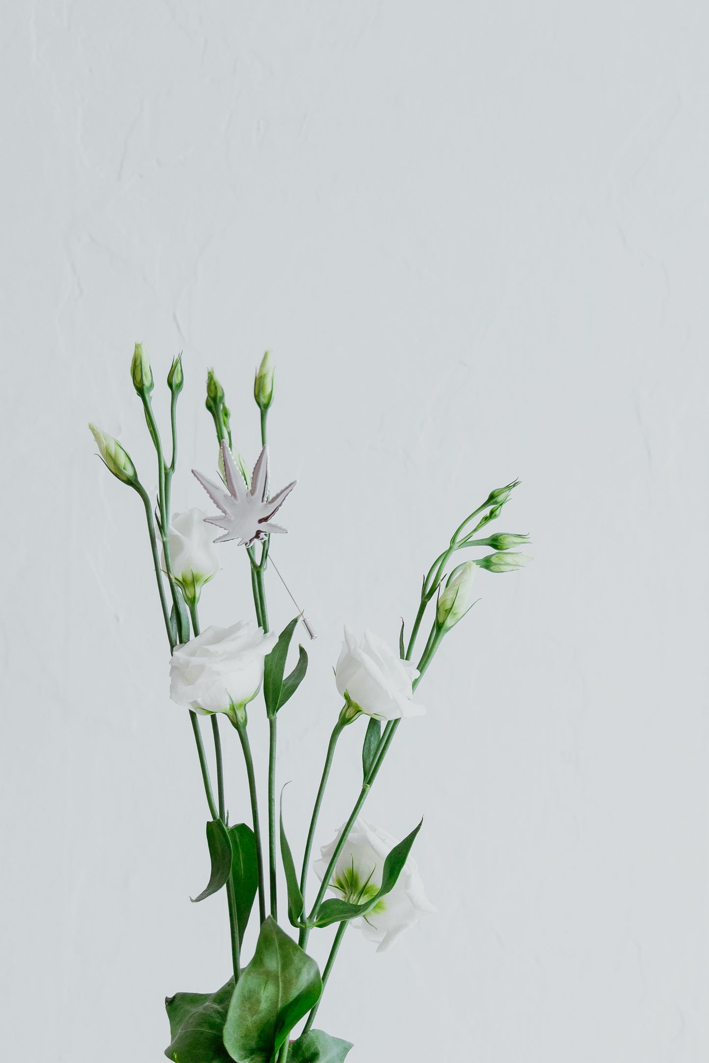 WEED LEAF BROOCH/PIN
